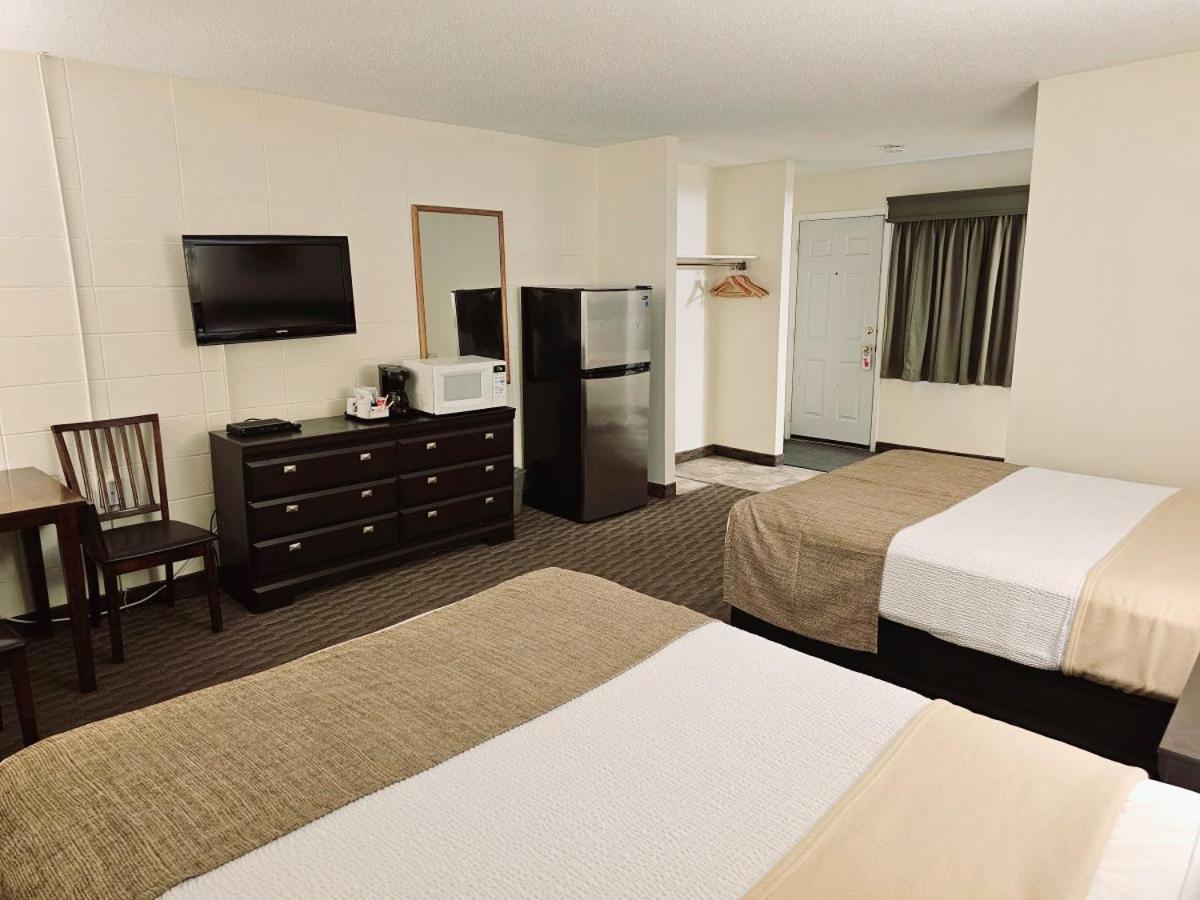 Canadian Motor Inn Grande Prairie Esterno foto