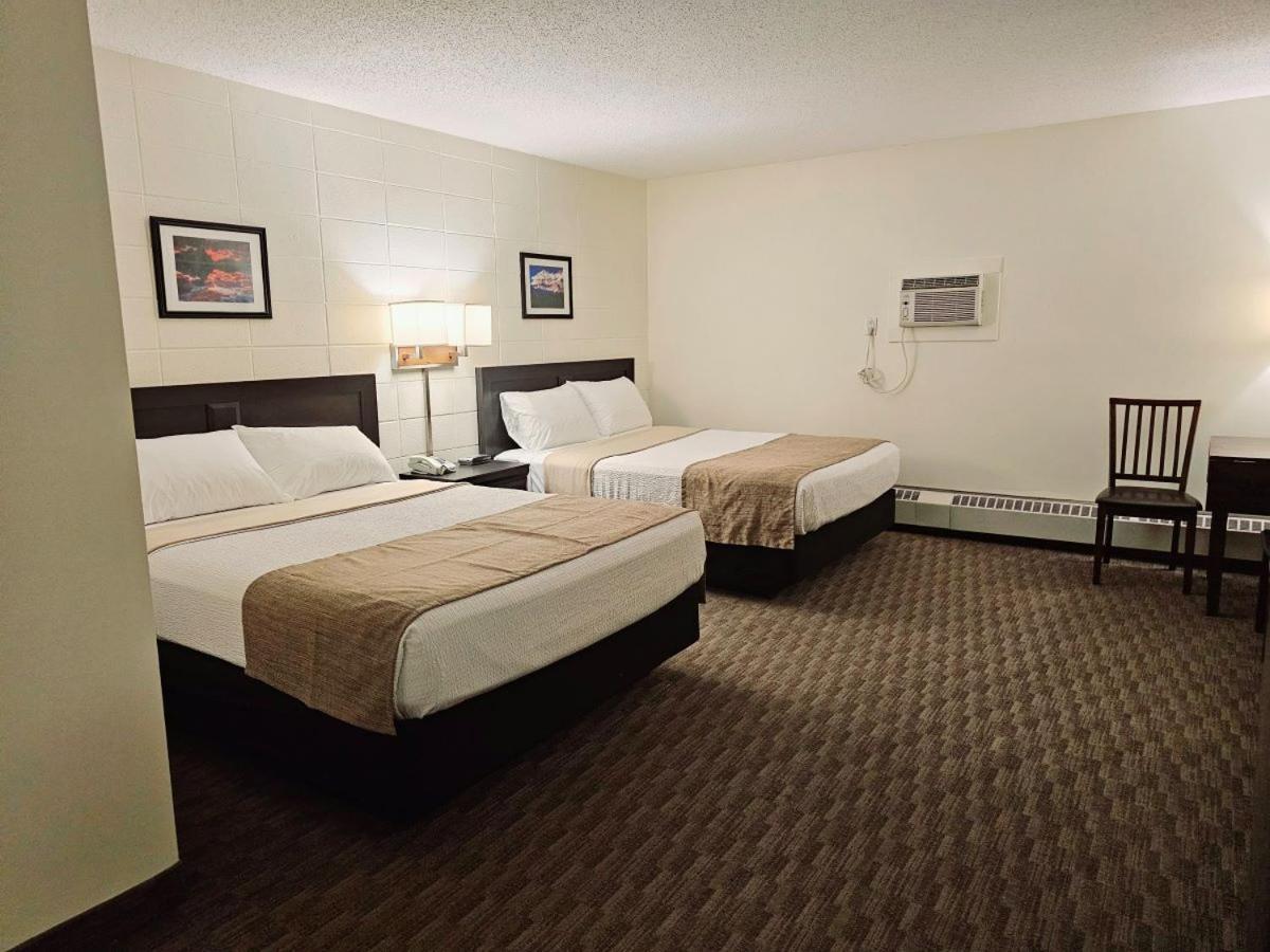 Canadian Motor Inn Grande Prairie Esterno foto