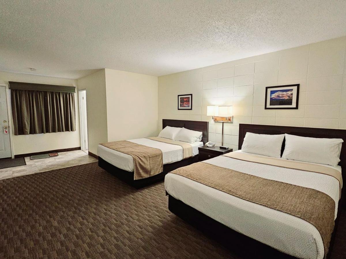 Canadian Motor Inn Grande Prairie Esterno foto
