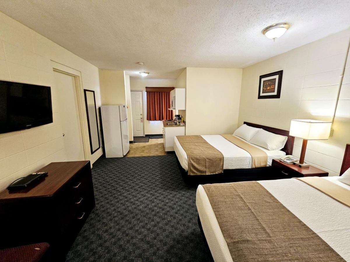 Canadian Motor Inn Grande Prairie Esterno foto