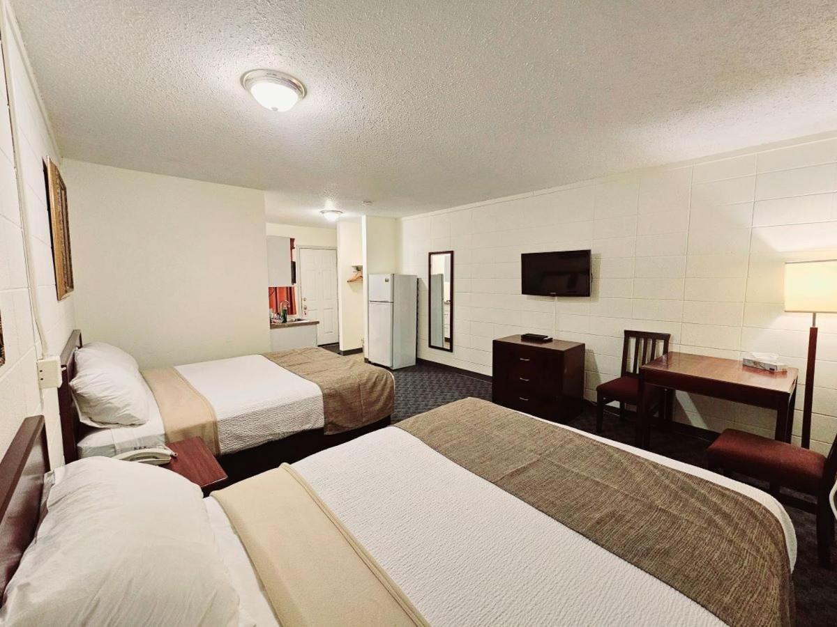 Canadian Motor Inn Grande Prairie Esterno foto