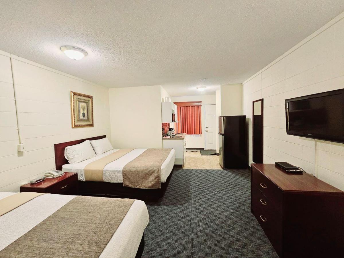 Canadian Motor Inn Grande Prairie Esterno foto