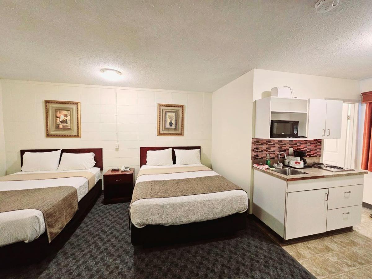 Canadian Motor Inn Grande Prairie Esterno foto